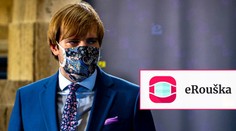 Vojtěch uvedl eRoušku 2.0. Uživatele varuje, když se setkají s nakaženými