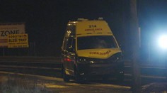 Sanitka, která vezla pacienta, srazila v Ústí chodce. Na místě zemřel