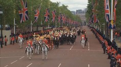 Británie slaví 70. výročí královny na trůnu. Veselí můžete sledovat na TN Live