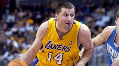 Šampion NBA pomáhá dětem na Ukrajině. Draží vítězné prsteny