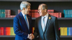 Hodí Američané Ukrajinu přes palubu? Kerry kritizoval Kyjev