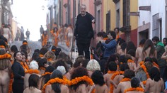 GALERIE: Dušičky jinak: ulice plné nahých Mexičanek!