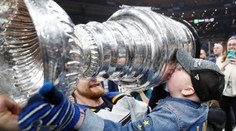 Stanley Cup vyhráli i pro Lailu. Letěla, i když doktoři kroutili hlavou