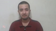Hamás zveřejnil video s rukojmím. Mladík bez ruky na něm kritizuje vládu Netanjahua