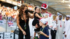 Šťastné chvíle pro hvězdu formule 1. Kimi Räikkönen očekává třetího potomka