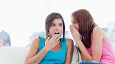 Ženy by měly s kamarádkami mluvit o sexu. Pomůže to i mužům