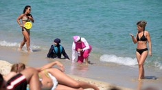 Po brutální bitce zakázali na Korsice muslimské plavky burkini