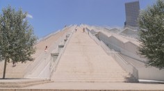 I Albánie má svou pyramidu. Budova připomíná temné časy země