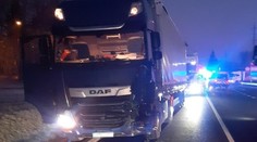 Hromadná nehoda u Benešova. Jeden z řidičů utekl, policie ho hledá vrtulníkem