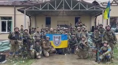 Ukrajinci se radují z osvobozené oblasti. Rusové začali křičet a utíkat, říkají