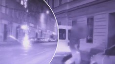 Strážníkům při obhlídce přímo před autem vybouchl ohňostroj