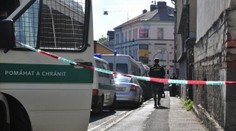 V paneláku našli mrtvou ženu! Policie zadržela tři podezřelé 