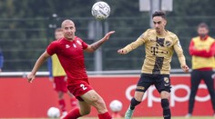 Slovák není jediný, s kým řecký klub zametl. Krutě odsoudil i polského hráče