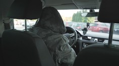 Muž šel do bytu zapojit internet. Mezitím mu zmizelo služební auto