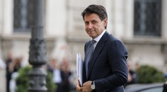 Itálie má nového premiéra. Stal se jím neznámý právník