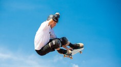 Na stará kolena nejtěžší zranění. Tony Hawk skončil se šrouby v noze