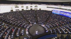 Je nás málo, stěžuje si 700 europoslanců. Chtějí další křesla
