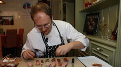 VELKÝ TEST GRILOVACÍCH KLOBÁS: Německé jsou lepší než české. Na kterých si pochutnáte?