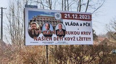 Matka oběti z fakulty vylepuje drsné plakáty. Útočí na Rakušana i šéfa policie