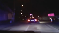 Rychle a zběsile po moravsku! Policii ujížděl přes zátarasy i protisměrem