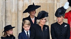 Dojemné gesto princezny Charlotte. Královně vzdala úctu malým detailem