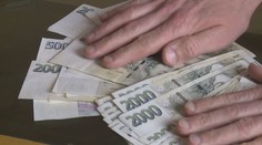 Policie stíhá muže z Prahy. Peníze lidí měl zúročit, místo toho z nich žil