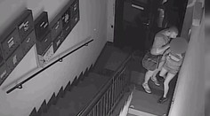 Muž v Brně chtěl znásilnit dívku (17), natočila ho kamera! VIDEO