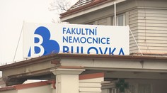 Záměna pacientek na Bulovce: Chybující personál stále pracuje, tvrdí zaměstnanci