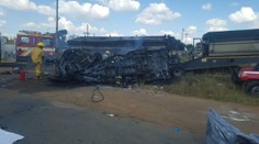 Autobus s dětmi začal po nehodě hořet. Zemřelo 20 školáků!