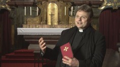 VÍKEND: Z milionáře farářem