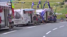 Když musíš, tak musíš! Cyklista musel na WC, zastavil u fanouška