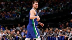 Skvělý Dončičův návrat po zranění. Dal 53 bodů a zapsal se mezi legendy