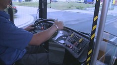 Řidič trolejbusu v Jihlavě měl v krvi přes 2 promile! Pak naboural