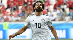 Salahománie! Egypťana během utkání obtěžoval polonahý fanoušek