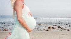 Lékaři při císaři dítěti rozřízli hlavu. Zemřelo o tři hodiny později