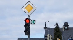 Budeme jezdit na červenou? Experti před novinkou varují