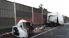 FOTO HRŮZY: Šofér náklaďáku nepřežil na D5 srážku s osobákem, který řídil opilec