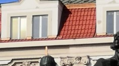 Brit hrůzným způsobem zneuctil sousoší v Praze! Strážníkům neunikl