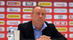 Manažer Slavie zkolaboval. Musel být tři dny v nemocnici