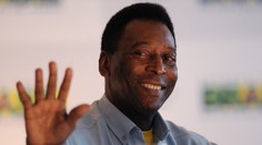 Pelé zůstane v nemocnici déle, lékaři odhalili nové komplikace