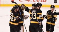 Pastrňák pomohl k výhře Bostonu, Neuvirth vychytal Toronto