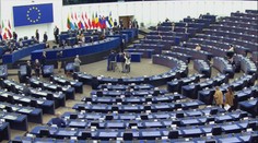 Okamžitě zavřít kohoutky! Evropský parlament chce konec nákupu paliv z Ruska