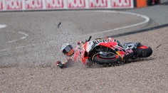 Márquez během víkendu pětkrát spadl a závod nejel. V Německu vyhrál Martín