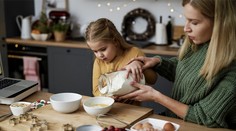 Čekají nás nejdražší Vánoce v historii, tvrdí ekonom. Zdražuje mouka i máslo