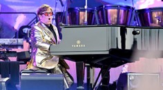 Elton John odehrál svůj poslední koncert v Británii. Zahrál na prestižním festivalu