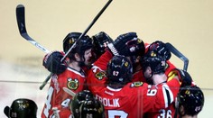 Dva góly Frolíka, dva body Hemského a bezvědomí bitkaře! NHL začala zostra