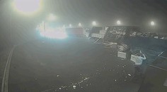 Řidič kamionu usnul za volantem, náraz do tunelu zachytila kamera