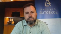 Komisařů autoškol je dostatek. Obce by měly lépe předvídat, říká odborník