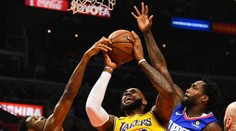 Derby v Los Angeles rozhodlo prodloužení, vyhráli ho Lakers!