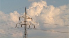 Muž čistil dráty vysokého napětí, zabil ho elektrický výboj